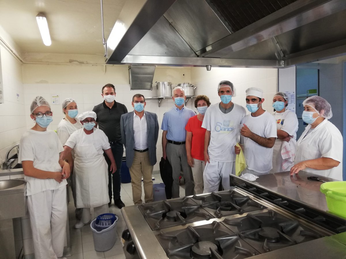 JtsSomosCoimbra's tweet photo. A coligação Juntos Somos Coimbra, liderada por José Manuel Silva, em diálogo com a APPACDM
Leia aqui: https://t.co/LWap8RtJOB
#JuntosSomosCoimbra
#PSD #SomosCoimbra #CDS #NosCidadaos #PPM #Alianca #RIR #Volt #APPACDM https://t.co/5xzpYEDqUe