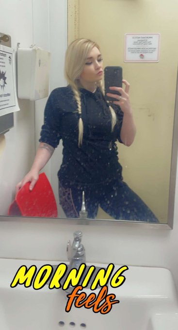 Send money for coffee now  Cash app: $samp1re101 PayPal: sriske0901@hotmail.com https://t.co/AUpAUK6