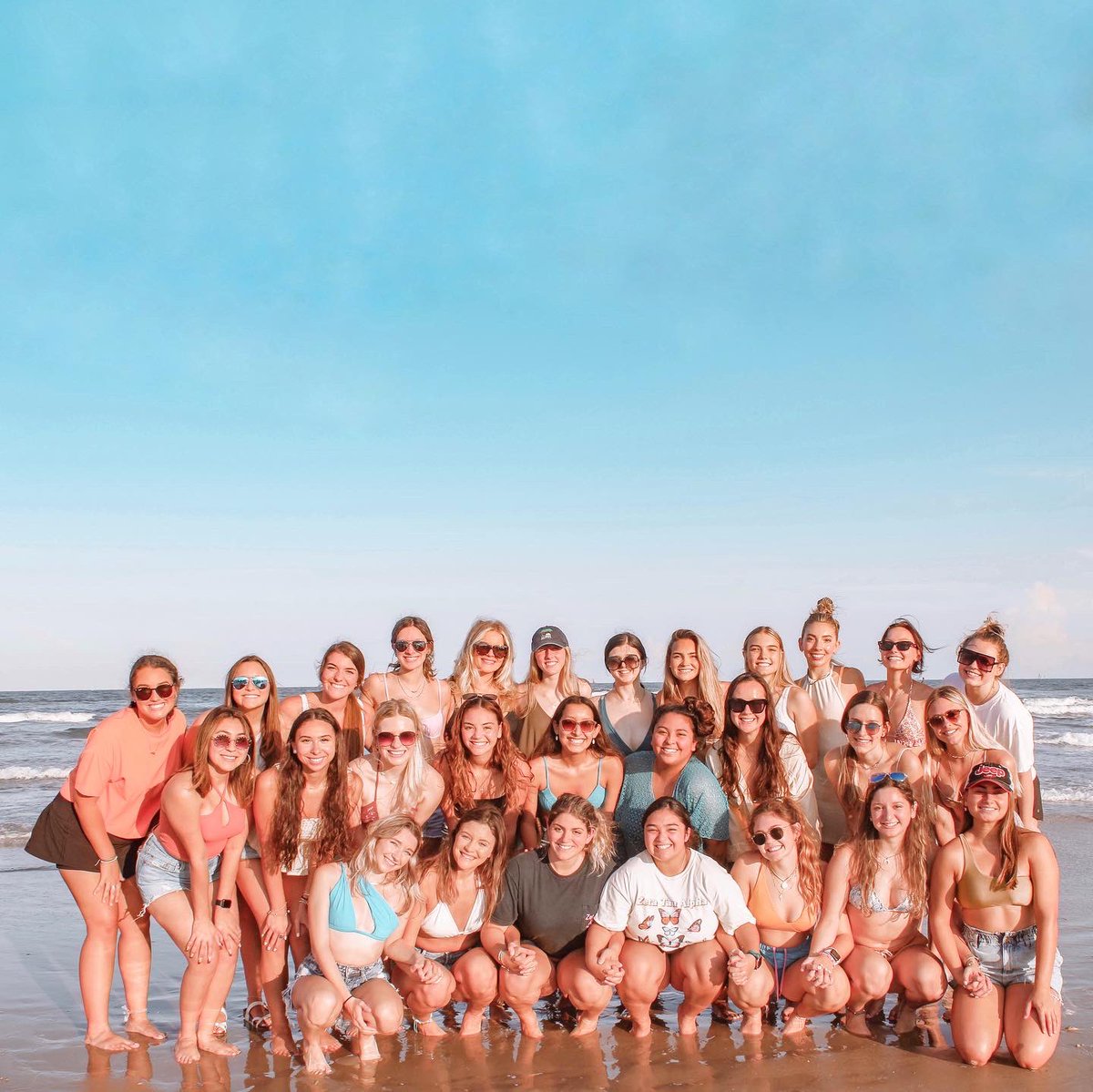 ZTALambdaDelta's tweet photo. so you’re telling me this how the girls do beach days? then ima stick with the girls … ❤️‍🔥

shoutout to our sister @Emeri_H for putting together such a fun big &amp; little retreat for our women!!!! ⭐️⭐️ https://t.co/xJr5MAjAOw