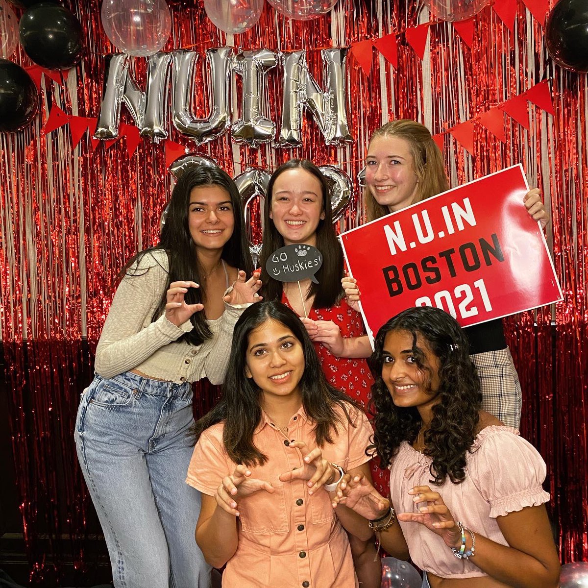 TheNUinProgram's tweet image. First day of class… and laundry! A sneak peek into our lives at N.U.in Boston! #NUin2021