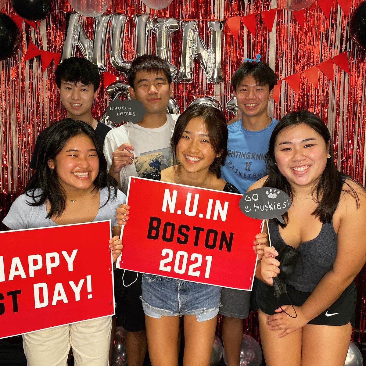 TheNUinProgram's tweet image. First day of class… and laundry! A sneak peek into our lives at N.U.in Boston! #NUin2021