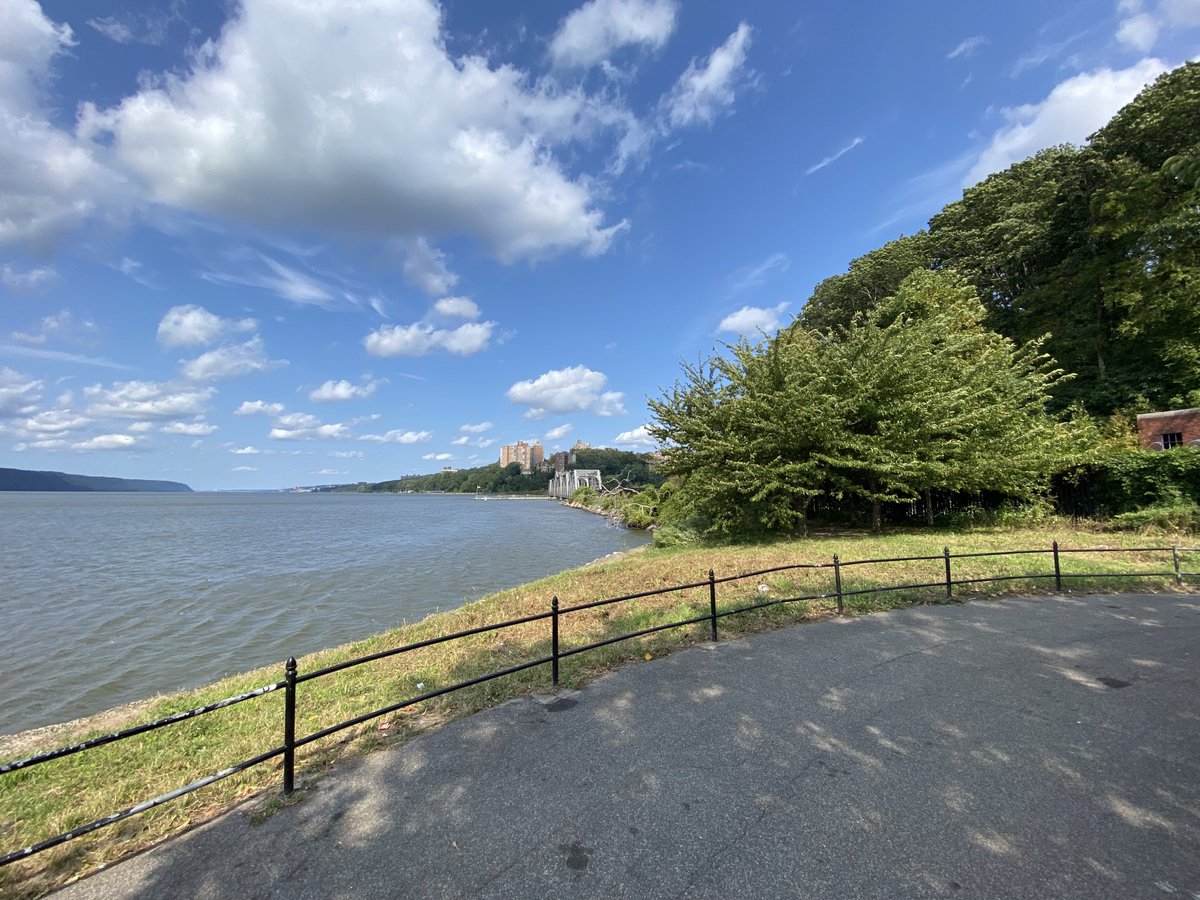 ebenshapiro's tweet image. Top ‘0 Manhattan. Or is it the tip?