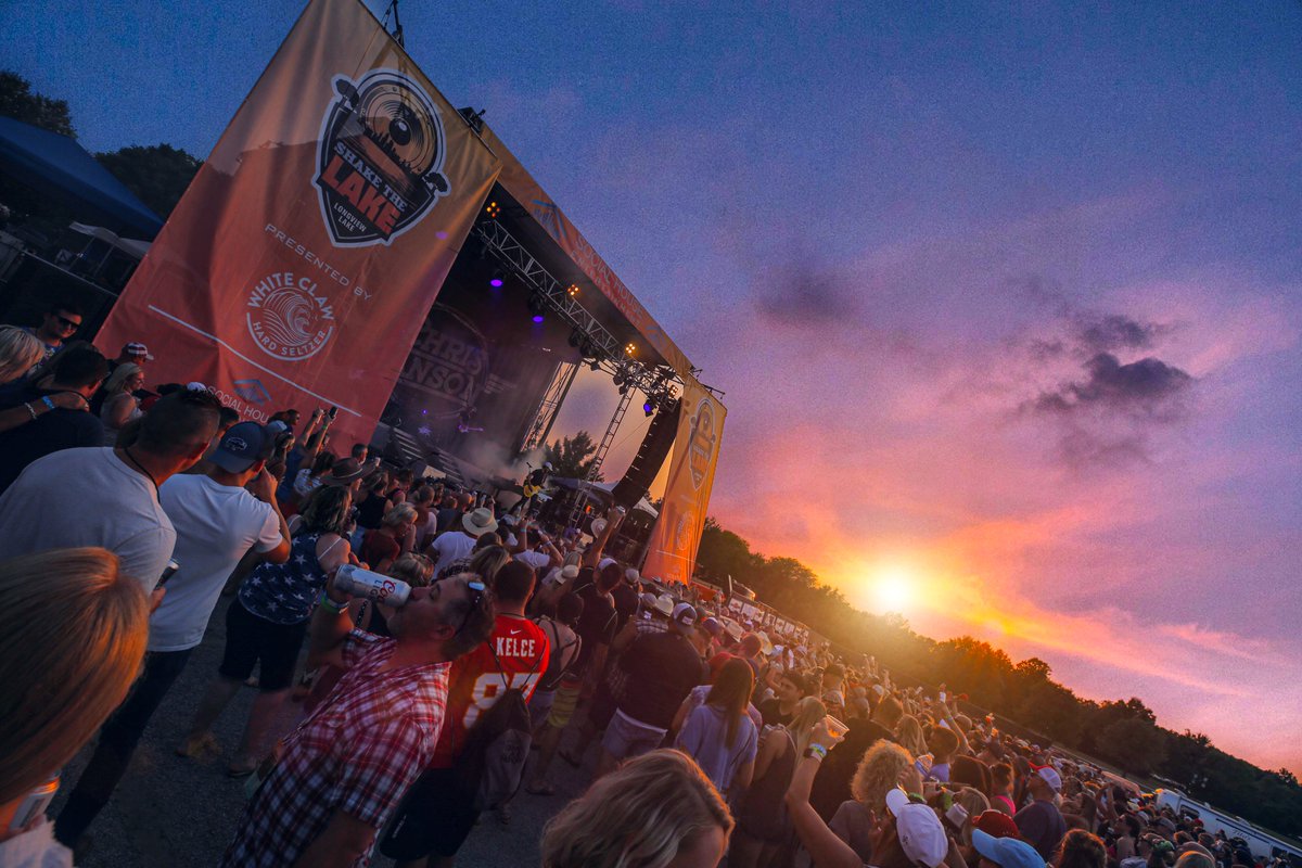 What a blast! How was your experience at #ShaketheLake? We want to hear your favorite memories! See you guys next year 🎉
