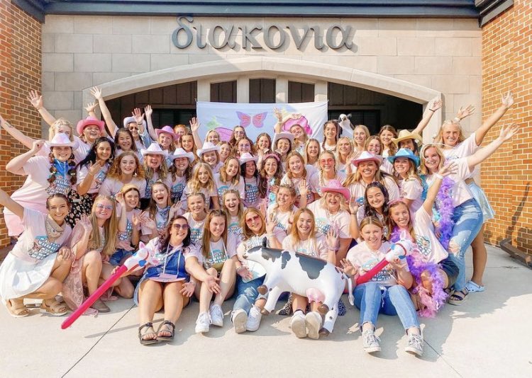 OUR NEW MEMBERS FOUND THEIR GPHI GOLDEN HOUR!!! 💖✨🦋 
We have so much love for this sisterhood! 🤍
