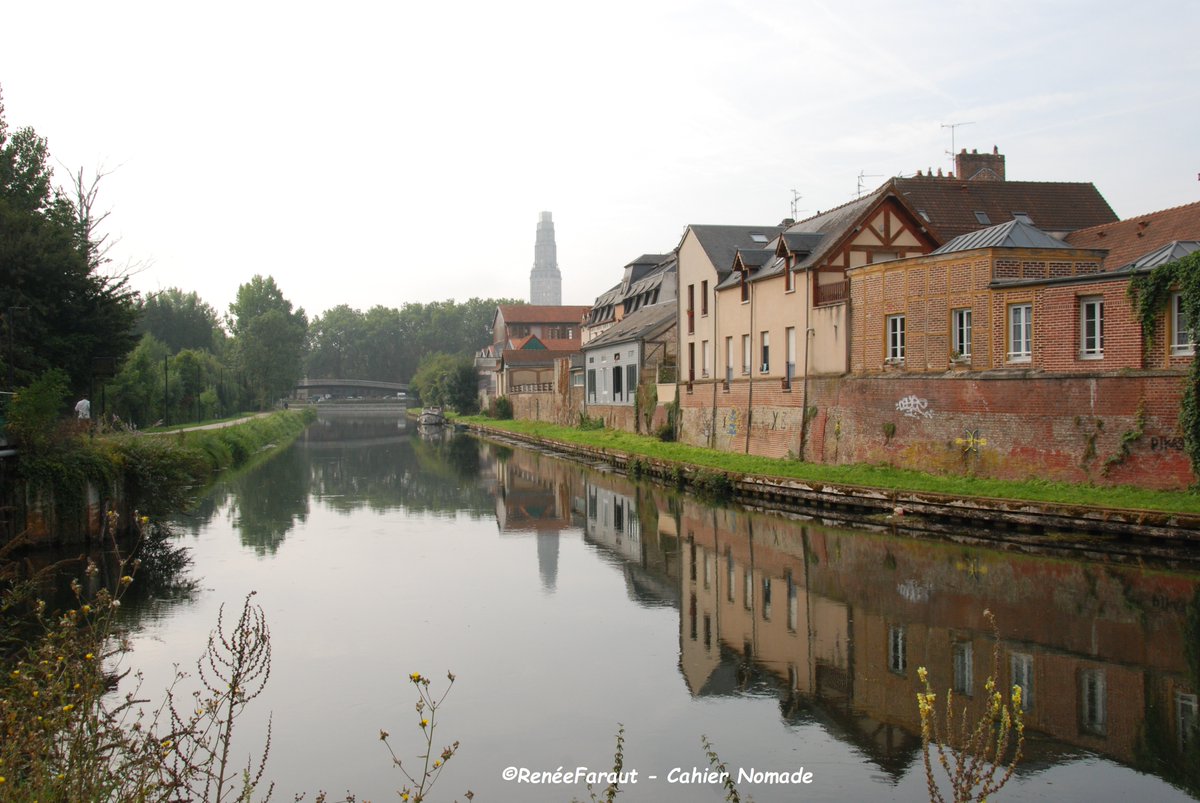 cahiernomade's tweet photo. Amiens au petit matin, la tour Perret, les canaux, les maisons en brique
#DestinationAmiens #enfranceaussi #BaladeSympa https://t.co/7TCH6zDBQC