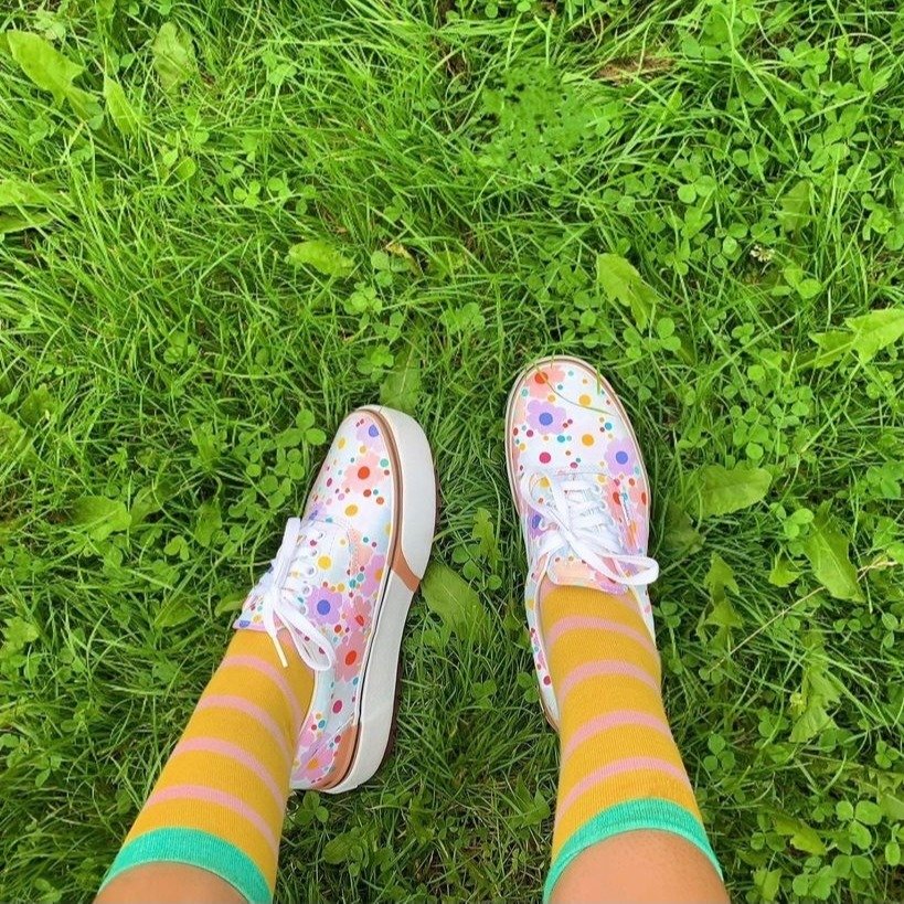 socks_in_a_box's tweet photo. The perfect match! Our colourful socks with bold, floral trainers styled by Jade (@thriftyfinnie) π
#SocksInABox #SocksForGood https://t.co/Rd9LmDBgcK
