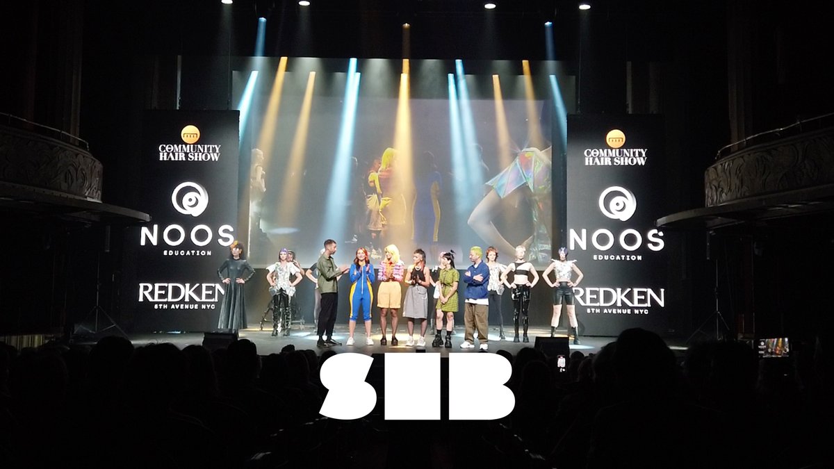 L'édition 2021 du Hair Congresss, c'était hier sur la scène des <a href="/FoliesOfficiel/">Folies Bergère Officiel</a> ! Un show artistiquement dingue. Je suis fier d'avoir accompagné ce projet.
sebdavid.fr/portfolios/hai…
#Live #Show #Video #Sound #Light #TeamNovelty #TeamPOTAR