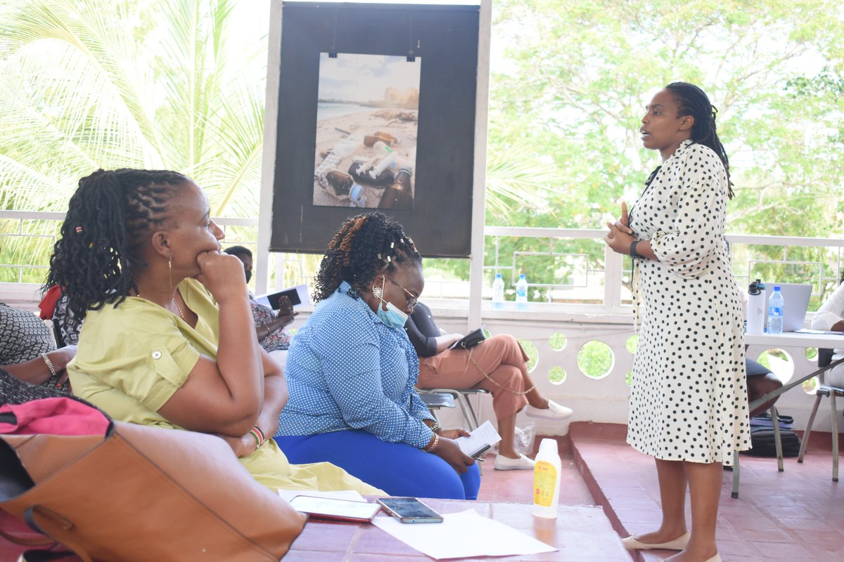 SustainaBizKe's tweet photo. We're back on the ground, to train the remaining cohort of women in the 2nd phase of the #COASTProject in Tudor @MombasaCountyKe. This team joins the +150 other beneficiaries of the project funded by the @FranceinKenya that aims to create awareness on the waste to value concept. https://t.co/FBMwLOjSmq