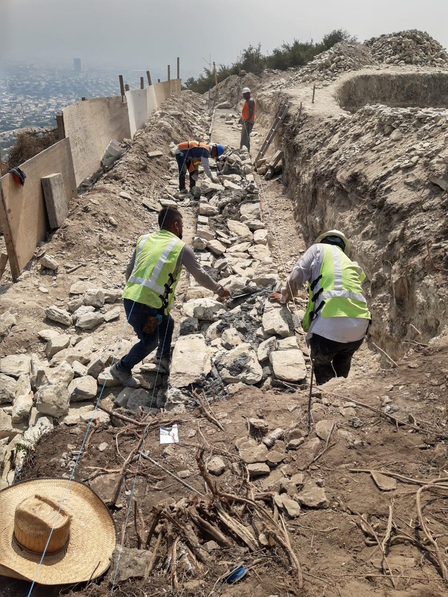 Le di oportunidad a don Rogelio Cabrera, jefe de la <a href="/arquimty/">Arquidiócesis de Monterrey</a>, para que cumpliera su palabra de suspender las obras; pero anda empeñado en la mentira, porque nomás no dejan de trabajar.