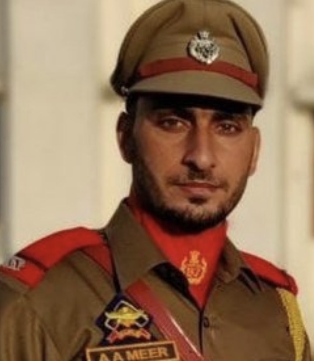 The martyrdom of SI Arshid Ashraf Meer of <a href="/KashmirPolice/">Kashmir Zone Police</a> who was killed in cold blood will never be forgotten. Such promise. Such potential. Such heartbreak. Deepest condolences to his family 🙏🏻

#ArshidMeer #Khaki #JaiHind