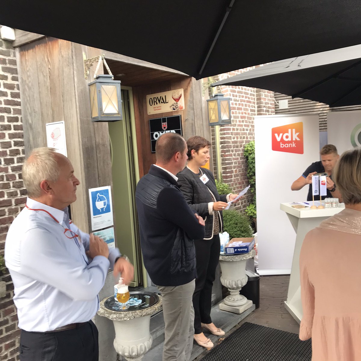 BewegingNetMVL's tweet photo. #bijeenkomst (1/6) #tourneegenerale @BewegingNetMVL ~ kennismaking met het #beleidsplan & het #jaaractieplan @BewegingNet ~ Fysieke ontmoeting (na #COVID19 ) met #vrijwilligers ! https://t.co/llNAH7hek0