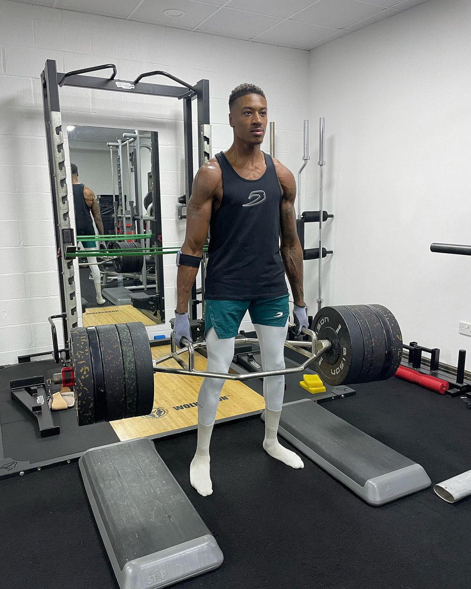 ShakanPitters's tweet photo. Back In The Lab 🧪

Consistency Is One Of Life’s Most Important Traits.

#TeamPitters 🦍🌪💯 https://t.co/mAOjY0NfBk