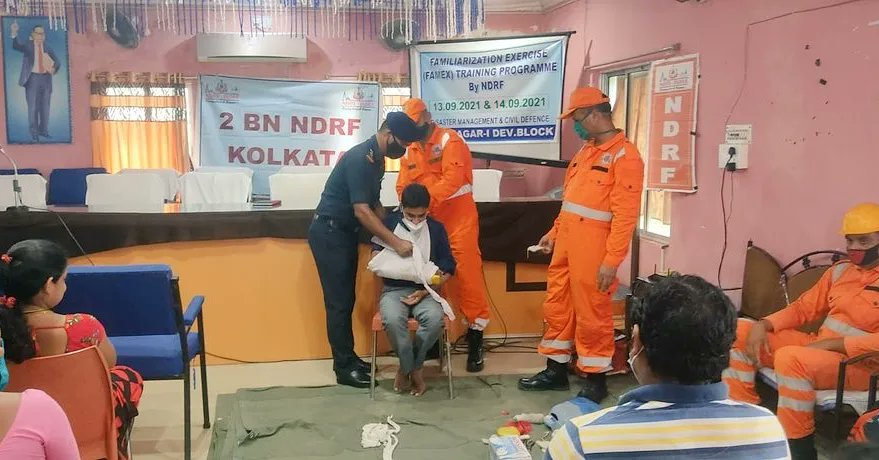 02ndrf's tweet image. ♦️आपदा सेवा सदैव सर्वत्र♦️
#capacitybuildingprogram
▪️Team 2 BN NDRF conducted #FAMEX #CAP at Ramanagr -I Block,Sub Div CONTAI,Purba Medinipur(WB)
▪️BDO,BDMO,Block Staff &amp;amp; Civil Volunteers participated
@ndmaindia
@NDRFHQ
@satyaprad1 
@wbdmcd