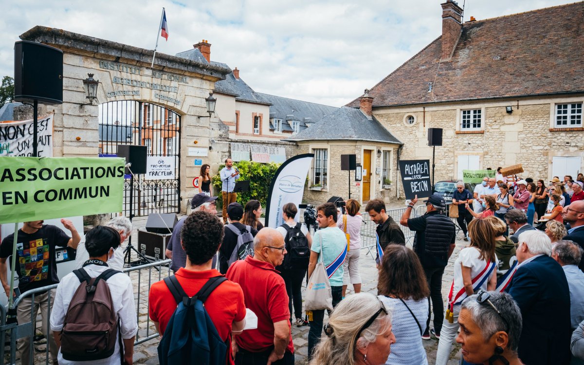 GrignonCampus's tweet photo. A toutes et tous, merci ! 

Vous étiez nombreux samedi dernier à venir exprimer votre colère quant à la décision inique de l’État.

#Grignon
#SauvonsGrignon #StopAltarea #GrignonManifestation 
#CongedionsCogedim

🧵⤵️ https://t.co/lqMuzhzCCB