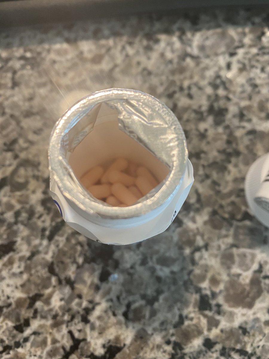 meeka_1's tweet photo. @kroger seriously Kroger?? Why does my prescription look like this? The seal is there for protection &amp; I’m missing 60 pills. The RX is a 30 day supply 3x a day. Not just 30 pills SMFH!!!! https://t.co/ZFIdsXLm7F