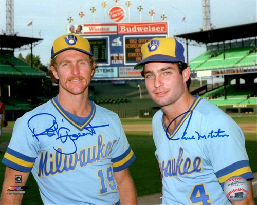 PUBLIC autograph signing w/ @Brewers Hall of Famers ROBIN YOUNT & PAUL MOLITOR @wauksports Sept. 25th Time TBD. Info at waukeshasportscards.com/default.asp Follow and RT for chance to win FREE photo. @Inthegameautos @Dario_Melendez @SparkyRadio @BREW_MATHs #Brewers #mlbhof @BrewerNation