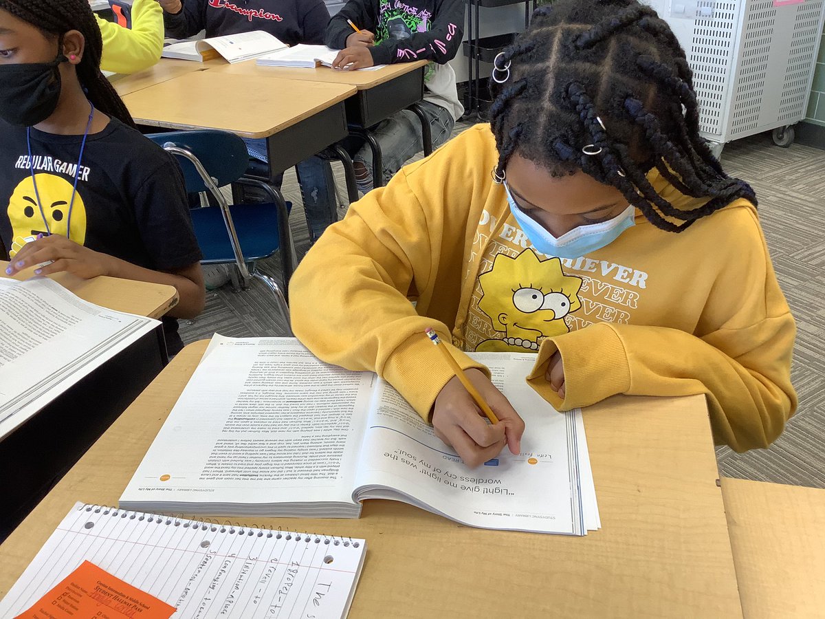skellerCIMS's tweet photo. Ms. T guided her students through the first read of “The Story of My Life” about Helen Keller. Students annotated text and answered questions that really made them think! #WarrenWill #DiscoverCIMS https://t.co/ATBnIhvKbn
