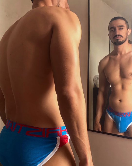Lunes con sabor a… 🍆🍑🔥
@andrewchristian @ACenEspanol #AndrewChristian https://t.co/LcRLmi6CHt