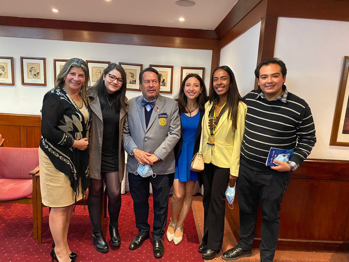 Rotary4281's tweet image. Agradable velada en la visita #8 del gobernador del #distrito4281 Gabriel del río Clavijo al CR SantaFe. #larutadelgobernador #rotary