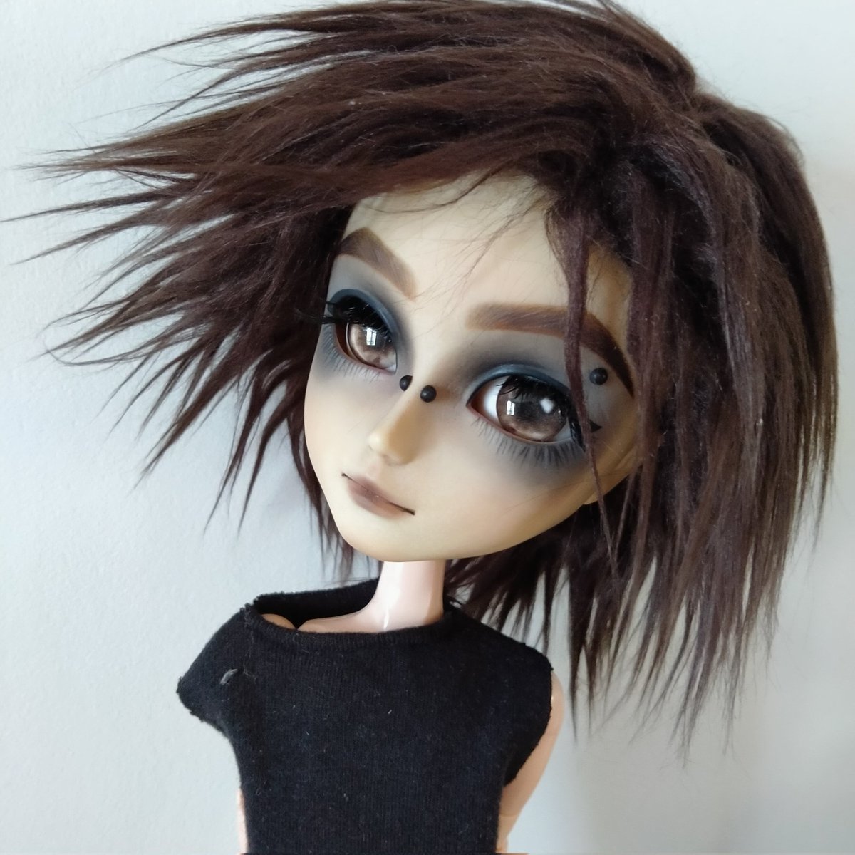 AngeliqueDemelu's tweet photo. I know I promised to NOT buy another doll until I would have all the Gazeboys done. For now Ruki and Rei are ok, and Kai and Uru are still in progress. (Aoi will come last, the best for the end😁). But well, this dude popped up and I could NOT resist. Look at how pretty he is! 😭 https://t.co/pcxatGH1xT