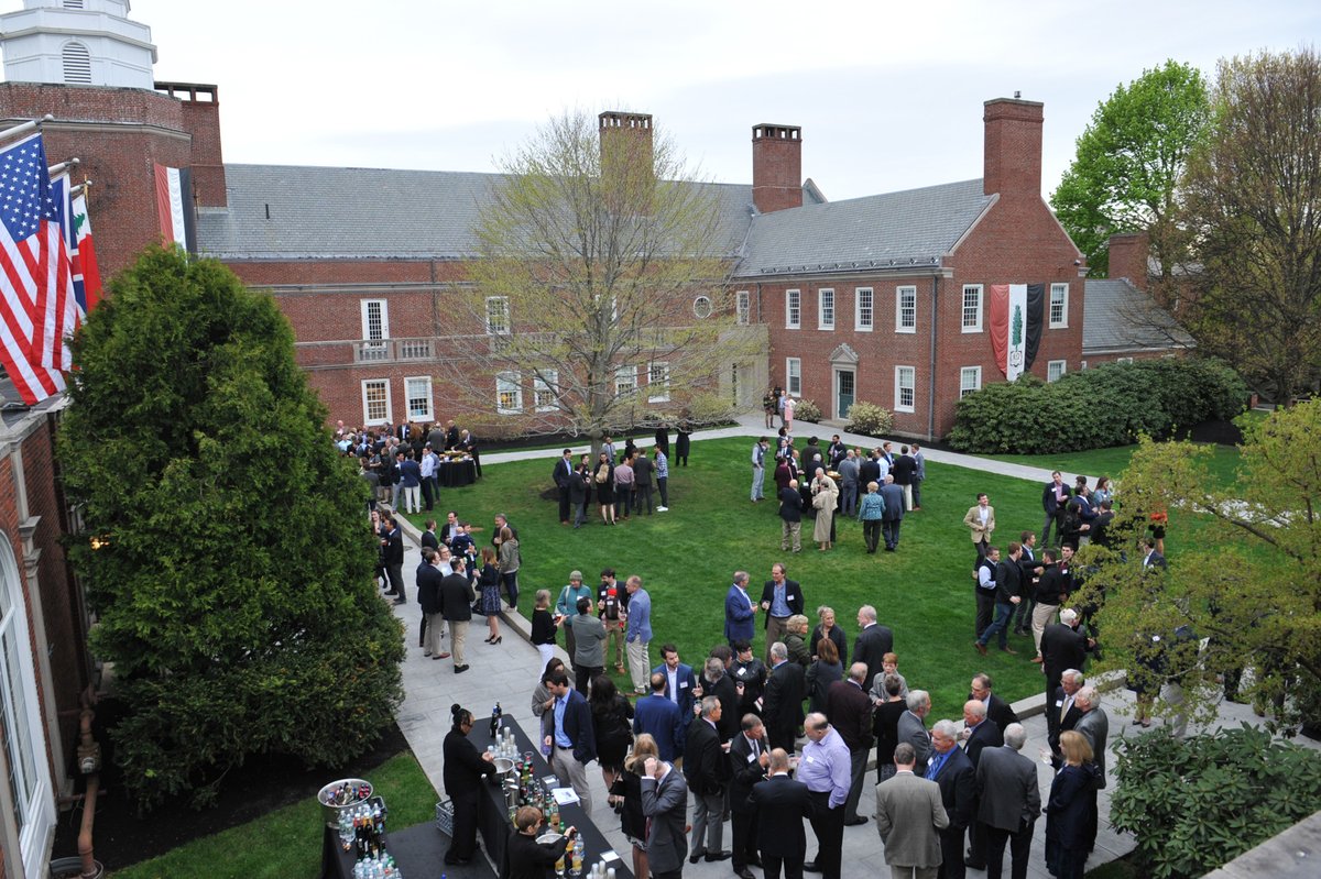 Classes ending in 0, 1, 5, and 6—last call to register for Reunion on September 24 and 25! Check the link below for complete details and schedule, registration, and COVID safety protocols. We hope to see you then!
roxburylatin.org/reunion/