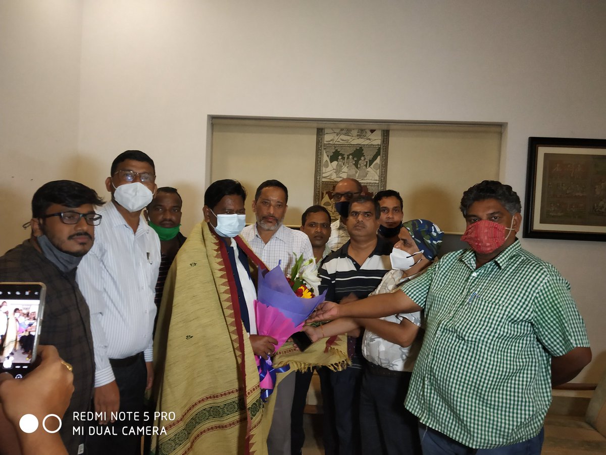 bobinmohanty's tweet photo. Respected Er. @Bishweswar_Tudu sir, thanks a lot for sparing ur valuable time from busy schedule with us (Rly Ers) at Bhubaneswar this evening &amp; assuring to invite Hon'ble MR sir to our virtual meeting &amp; also to hold meeting along with our delegates with Hon'ble MR at RB soon. 🙏 https://t.co/Mf5ldNT7ZL