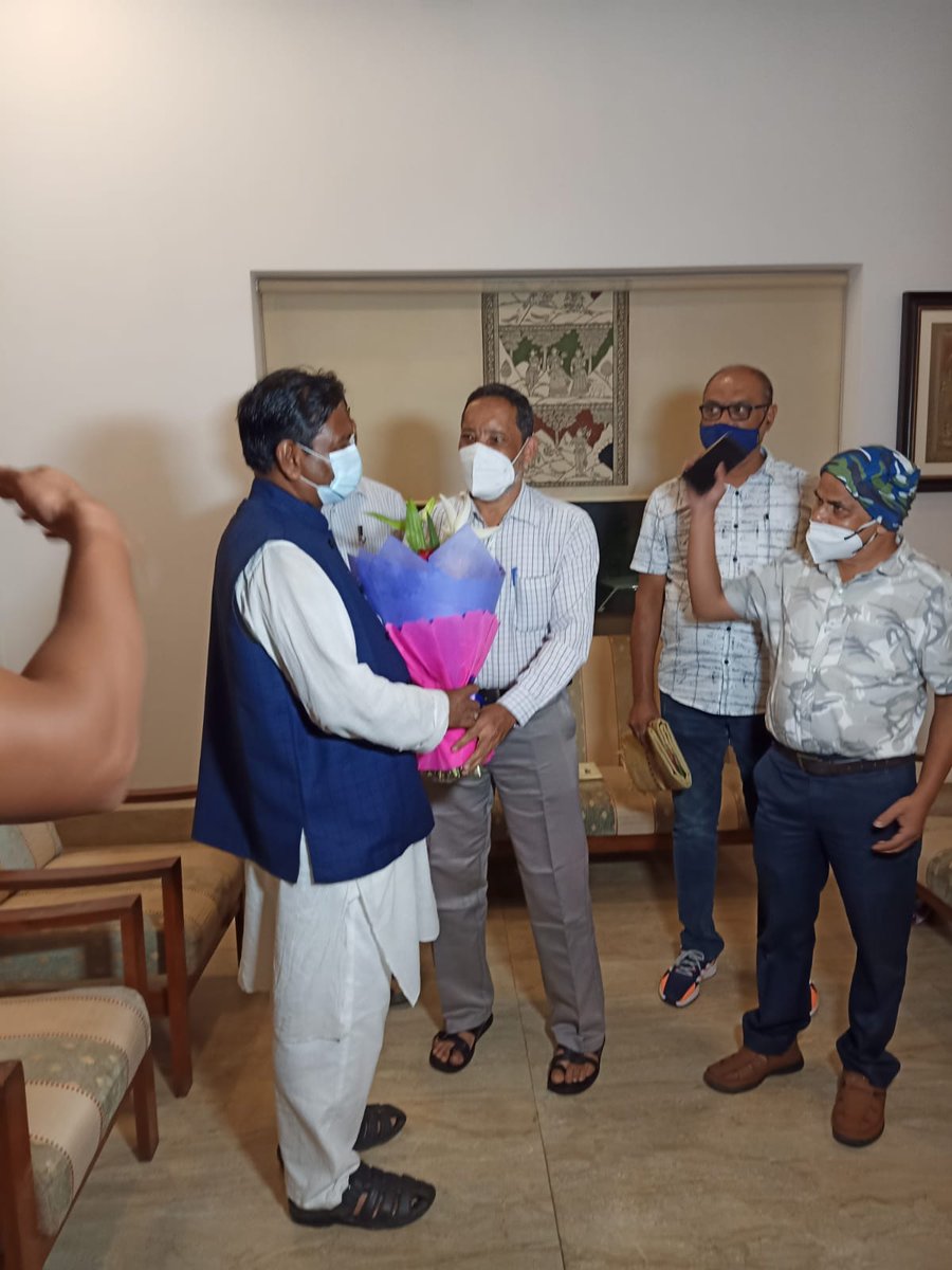 bobinmohanty's tweet photo. Respected Er. @Bishweswar_Tudu sir, thanks a lot for sparing ur valuable time from busy schedule with us (Rly Ers) at Bhubaneswar this evening &amp; assuring to invite Hon'ble MR sir to our virtual meeting &amp; also to hold meeting along with our delegates with Hon'ble MR at RB soon. 🙏 https://t.co/Mf5ldNT7ZL
