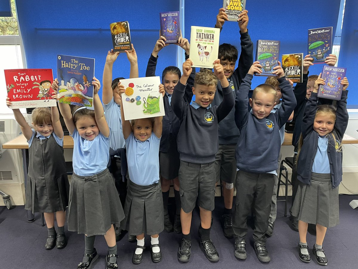 thingwallprima1's tweet photo. ππHere we have 11 very proud winners of our #rainbowsofnature photography competition. We had some excellent entries this year and the children were very excited to be able to choose a book for their prize. Well done children, super effort! ππ https://t.co/dKXw7sxlh0