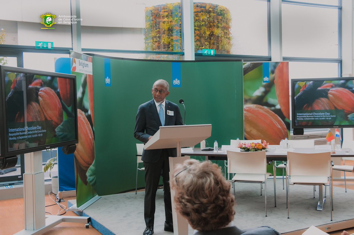 AmbaciB's tweet photo. Le lundi 13 septembre 2021 a Bruxelles , SEM. Abou Dosso est intervenu à la réunion de la journée internationale du Chocolat: « Diligence raisonnable, travail des enfants, salaire vital et déforestation dans la chaîne d’approvisionnement du cacao ». https://t.co/5ER7zrrOD7