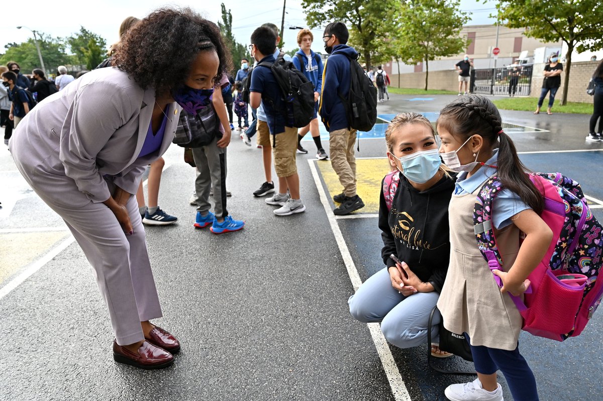 MayorKimJaney's tweet photo. Happy first day of school to our youngest students. Have a great year! @BostonSchools https://t.co/80rgGwXnB3