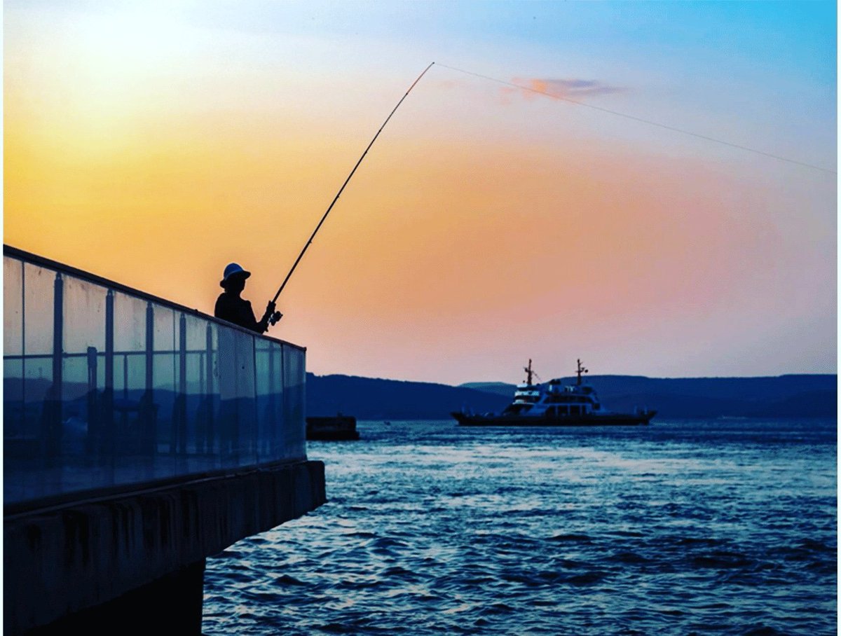 Balık tutmaktan sıkılmayacağınız tek yer Çanakkale kordon 😊😊
#ÇOMÜ #çomü #18martüniversitesi #çanakkale18martüniversitesi #çanakkale 
#ÇanakkaleOnsekizMartÜniversitesi #KampüsSeninleGüzel #Canakkale #onsekizmartuniversitesi