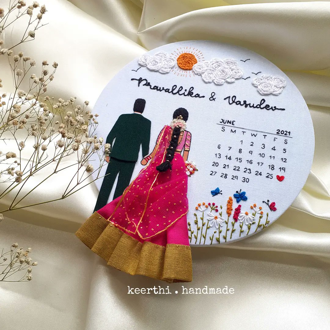 HandmadeKeerthi's tweet photo. Wedding calender decor by @HandmadeKeerthi 

#embroidery #artwork  #weddinggifts #bestweddinggiftever  #bestseller #handmade #couplegiftideas #gift #weddinggifts #anniversarygift #weddinginvitations #smallbusiness #walldecoration #wallhanging #roomdecor https://t.co/8l8BTbTz6e