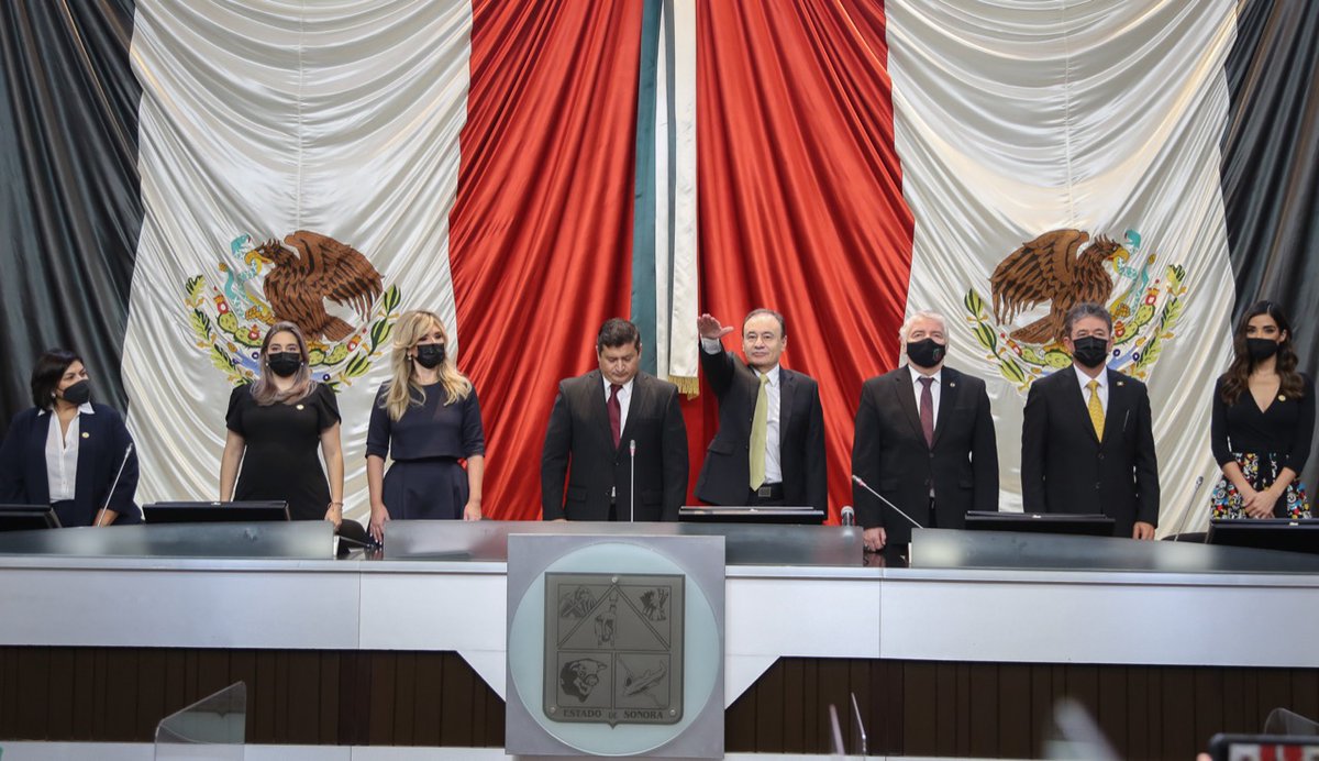 AdolfoSalazar_'s tweet photo. Hoy es el primer día de la transformación de Sonora, el Gobernador Alfonso Durazo encabezará los esfuerzos para construir un estado de paz y bienestar, quienes hemos luchado por muchos años esperando ver este día ... https://t.co/TWIbOYzWx7