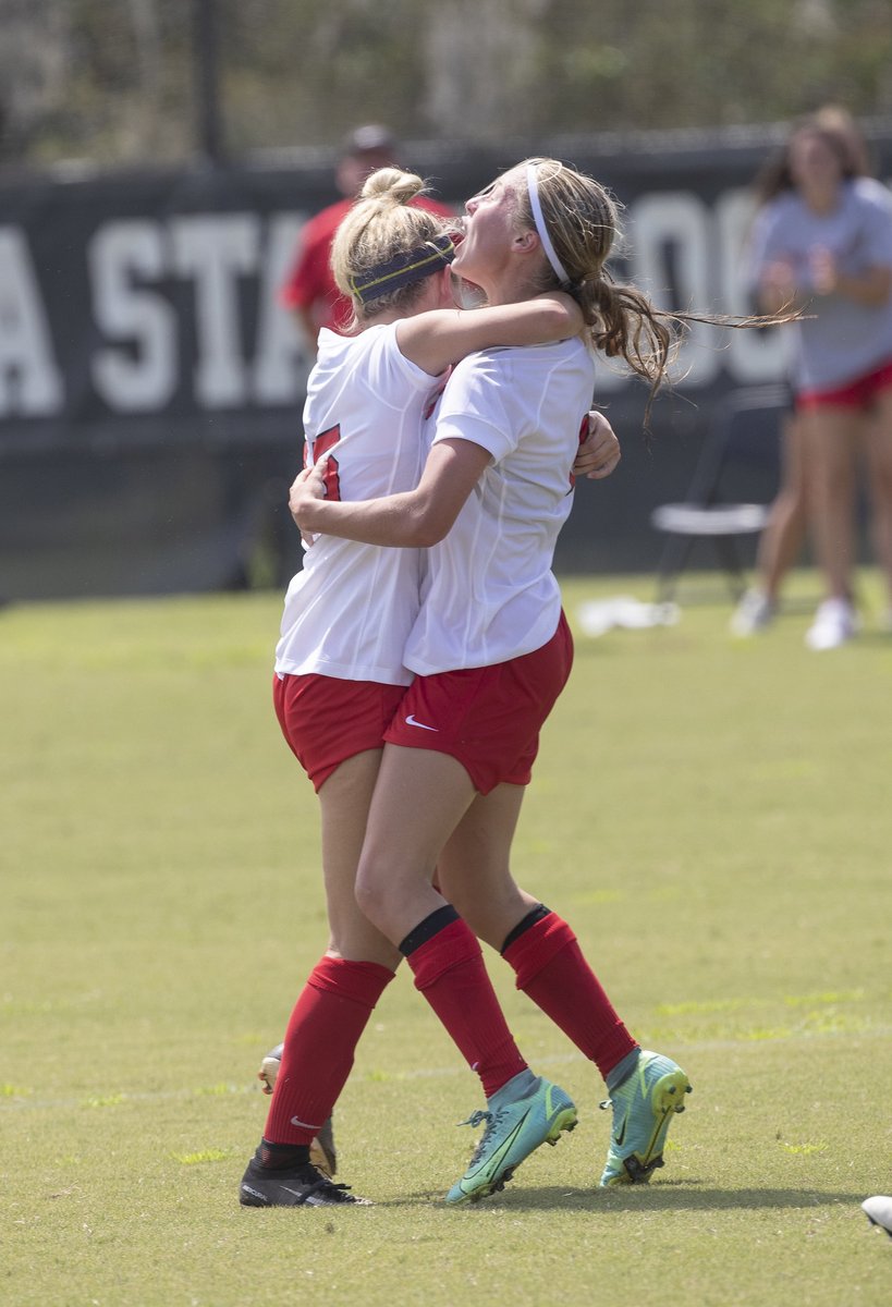 valdostastate's tweet image. The @VSU_Soccer clinched its first win in program history versus the University of North Georgia, 2-1, Sunday afternoon at the VSU Soccer Complex in the 2021 home-opener. The Blazers recorded their third win of the young season. ⚽️
📸: bit.ly/2YMN3S9
#VState