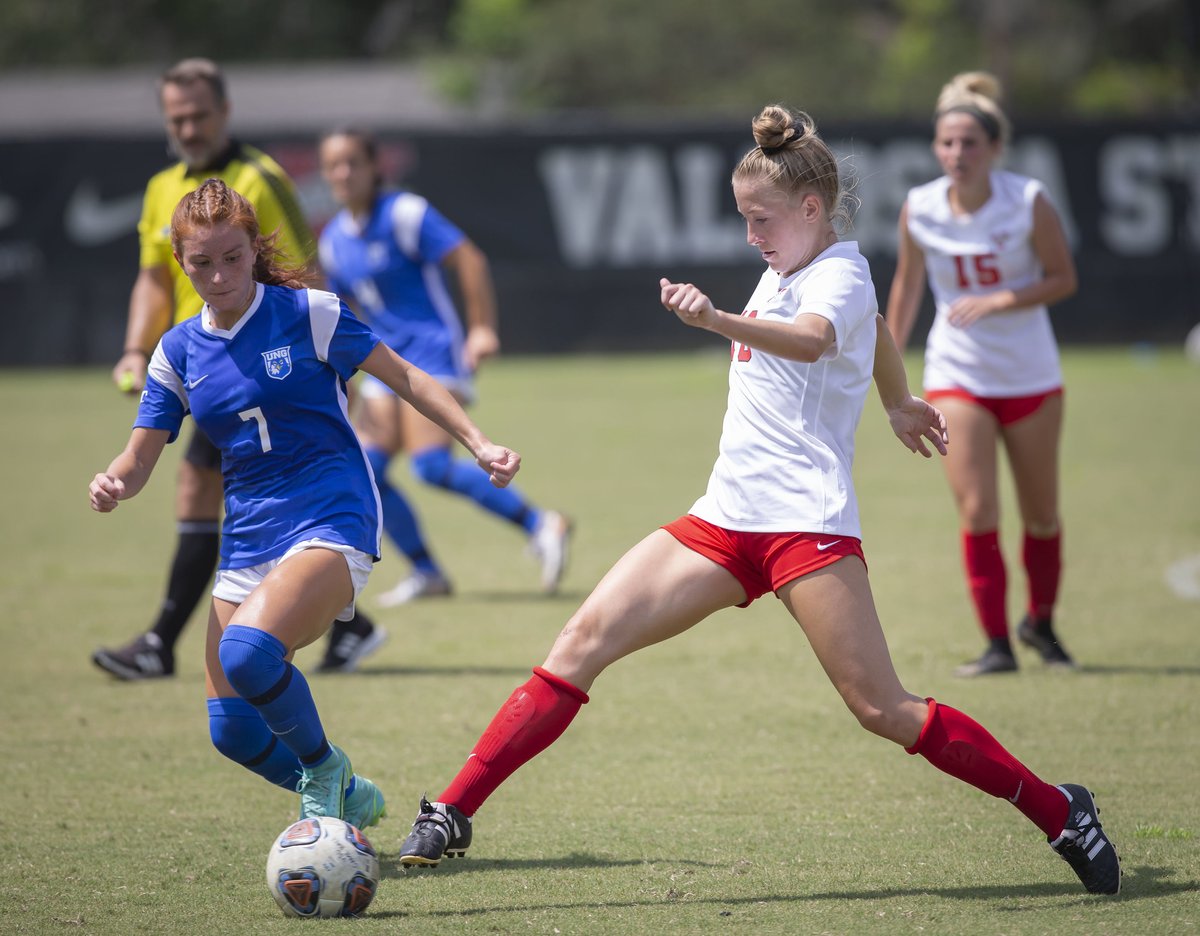 valdostastate's tweet image. The @VSU_Soccer clinched its first win in program history versus the University of North Georgia, 2-1, Sunday afternoon at the VSU Soccer Complex in the 2021 home-opener. The Blazers recorded their third win of the young season. ⚽️
📸: bit.ly/2YMN3S9
#VState