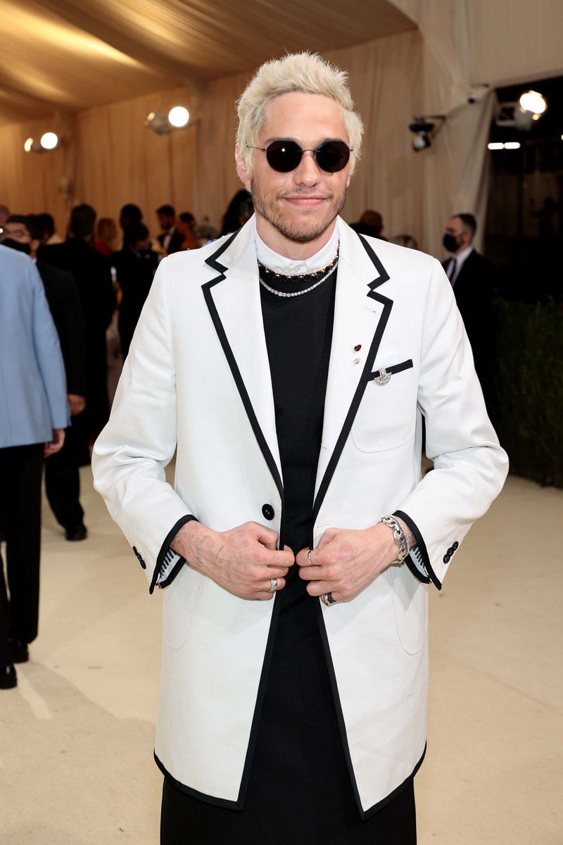 Chicks in the Office tweet media