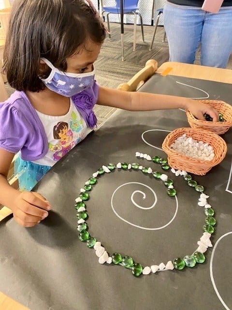 Classroom Spotlight: Santan Elementary Preschool teacher Susannah Reuss had her students working on their early math skills by practicing patterning. Just look at this preschool student go! Another example of excellence in CUSD! #yesforchandlerstudents