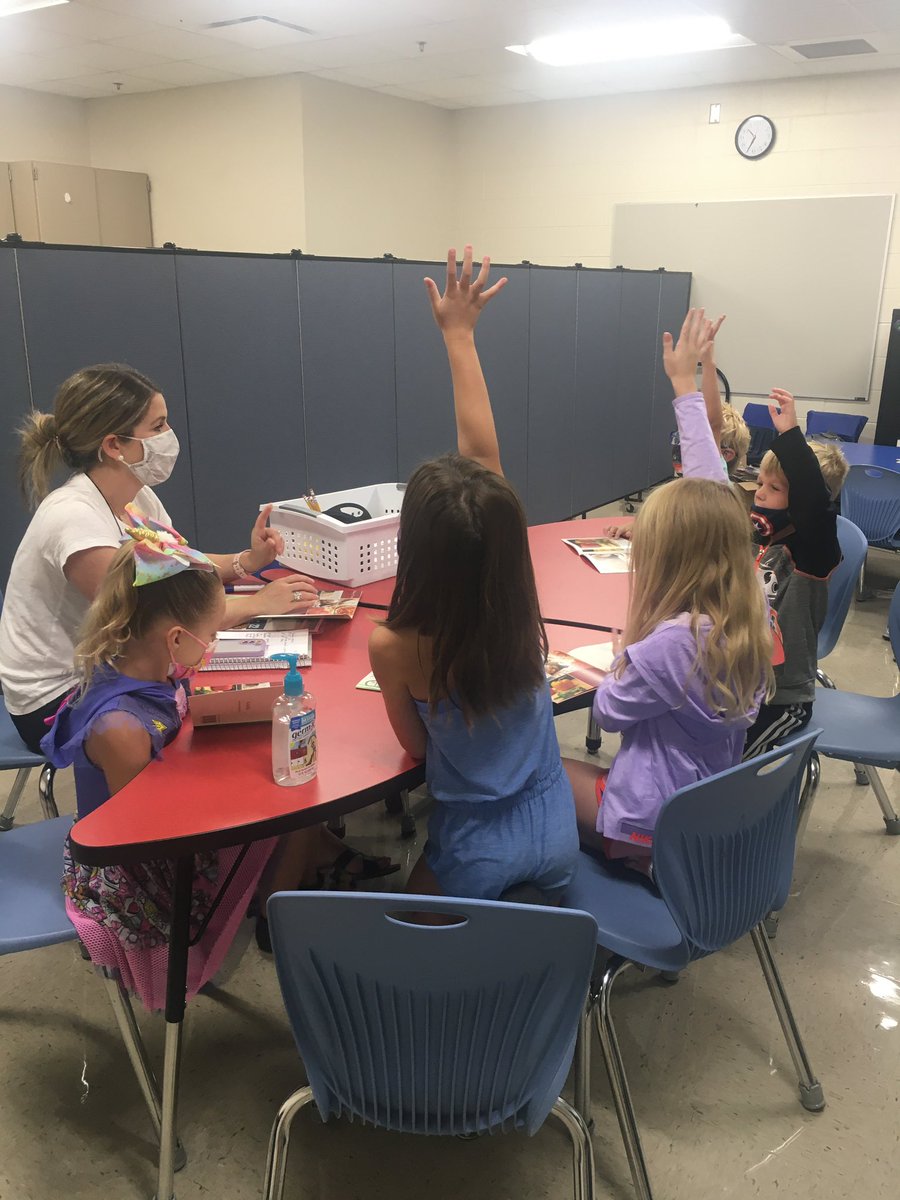 MWESBraves's tweet photo. TOGETHER we can make a difference with Every Child Every Day! Our first grade team is jumping into guided reading utilizing our instructional assistants and tutors. https://t.co/jG2RKqUFRy
