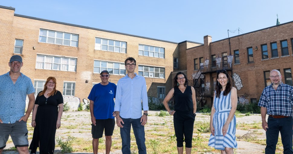 Nouveau #projet imaginé par des #citoyens pour l'ancienne école Allion à #LaSalle
bit.ly/3lovTSu