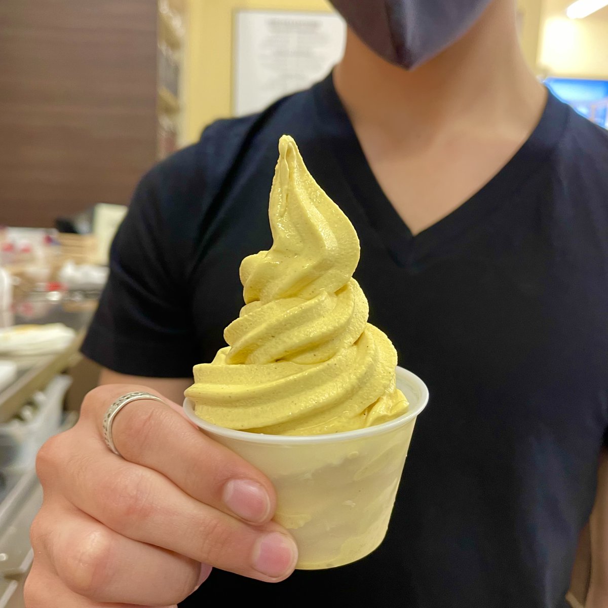 chesserroe's tweet photo. Golden Milk Ice Cream!!!
Turmeric, ginger, cardamom, cinnamon, nutmeg, cloves and black pepper makes for the perfect spicy ness!!!
Who says ice cream is not good for you?
.
.
.
#icecream #softserve #goldenmilk #goodness #turmeric #whitesalmon #whitesalmonwa #columbiagorge https://t.co/CsV4PHUnEg
