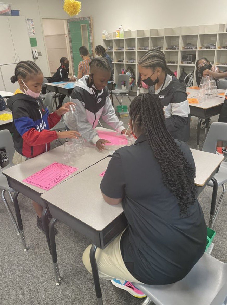 ShantaMackey1's tweet photo. Stem-spired anyone? We are! Our future engineers, educators, leaders, etc… were all in today! I LOVE my #plummerstrong family ❤️🤘🏽#beyondlimits #UNSTOPPABLE https://t.co/nkv7uVIjvw
