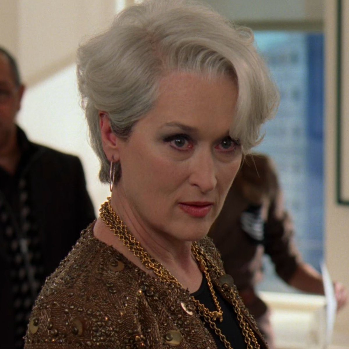gomendeslove's tweet photo. basta la faccia di miranda priestly a commentare

 #MetGala2021 https://t.co/8IuuWhMKk2
