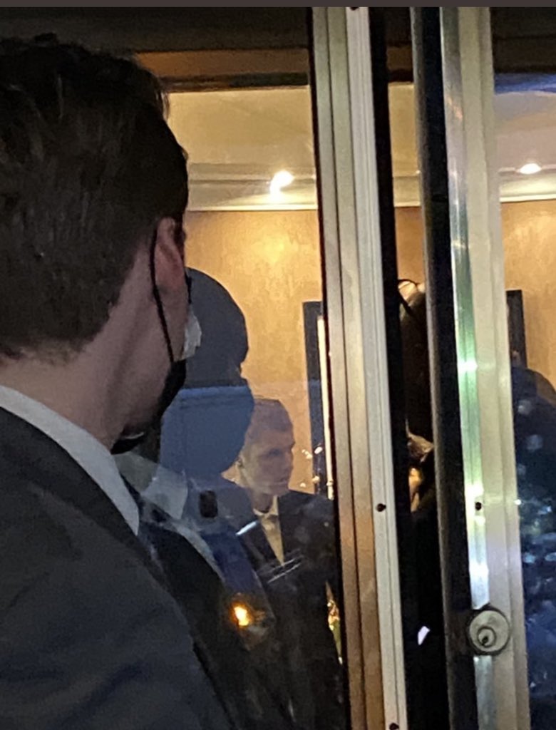 offmybieber's tweet image. HE’S IN A SUIT