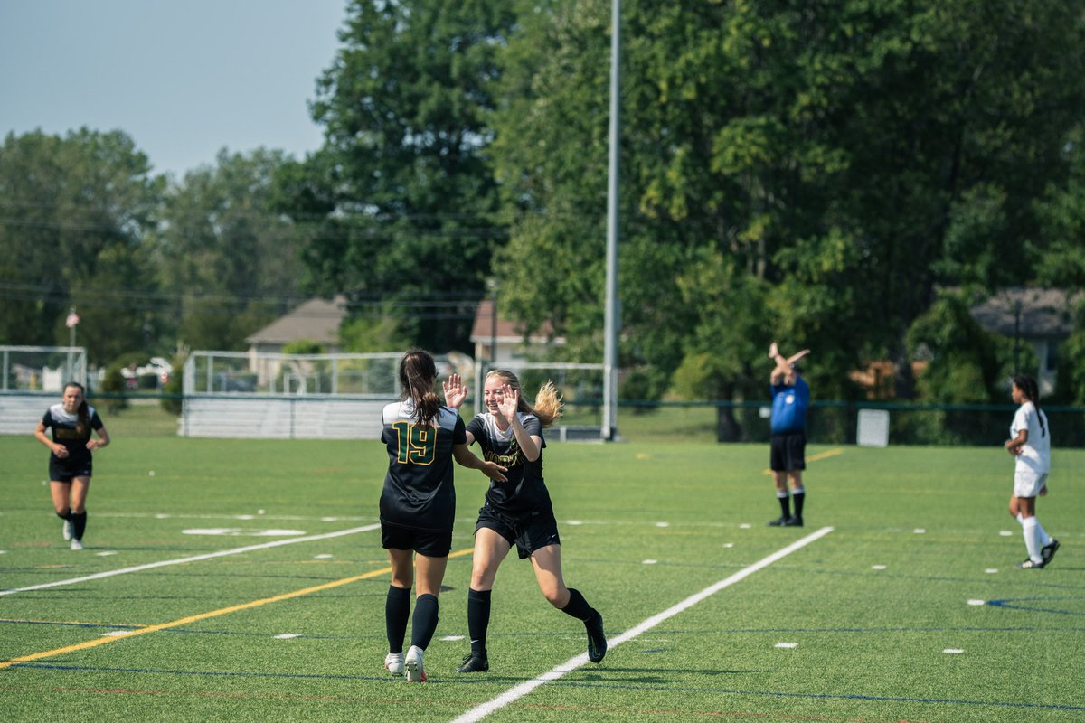 WNGVS's tweet photo. GAME DAY EVE🚨🚨 Akons head out to Frontier to handle some business. Wish us luck! #businesstrip #winningstreak #FBGM https://t.co/vB6rEWXI1g
