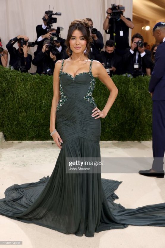y28jxdn's tweet image. a Madison beer está deslumbrante senhor #MetGala2021