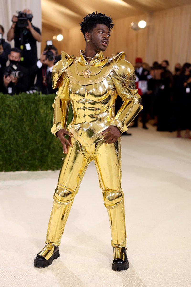 MTVLA's tweet photo. YAAAASSSS SIGUE QUITÁNDOTE ROPA @LilNasX 🤩 #MetGala https://t.co/8oMwSash6K