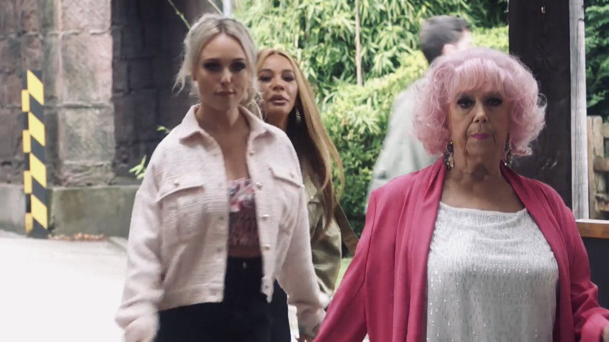JorgieP4Life's tweet photo. Theresa in the #HollyoaksAutumnTrailer https://t.co/w7bcdJkcT9