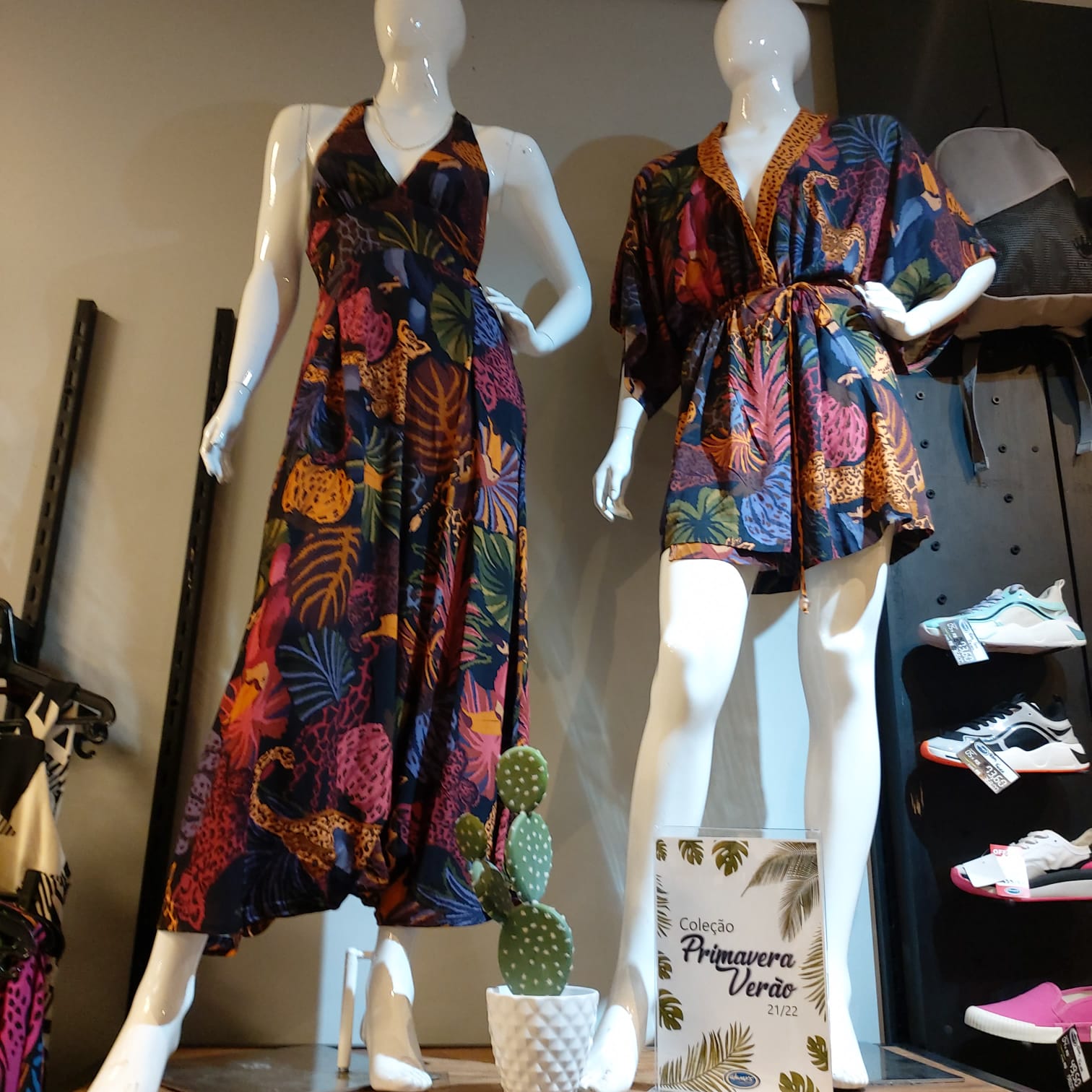 Lojas de roupas femininas em best sale serra negra