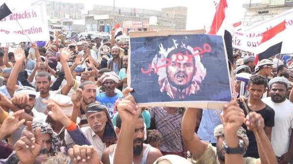 w7741995's tweet photo. #ميناء_المخأ اصبحت هدف للمليشيات الإرهابيه التي تقتل الانسان وتحرق.
مليشيات لا هم لها غير تنفيذ مشروع فارسي إيراني
ولكن ابناء المخأ الاحرار الذينا خرجوا ولسان حالهم يقول للعالم شاهد ماذا تفعل المليشيات بمصدر رزقنا
ونحن لا نسكت ولا نقبل هذا

ويقول ايضاً
#لا_للارهاب_الحوثي https://t.co/JuStuGwsHE