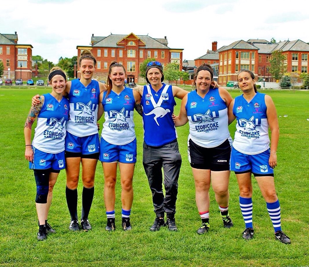 EtobicokeRoos's tweet photo. What another great day of competition!! So glad to see everyone who came out to play this weekend!
It was also so nice to have alumni visitor @vbaran07 on the sidelines to support us! We hope to see her out for a kick!
#afl #aflontario #aflcanada #letsgoroos #sports https://t.co/tHL1Dwcz4A